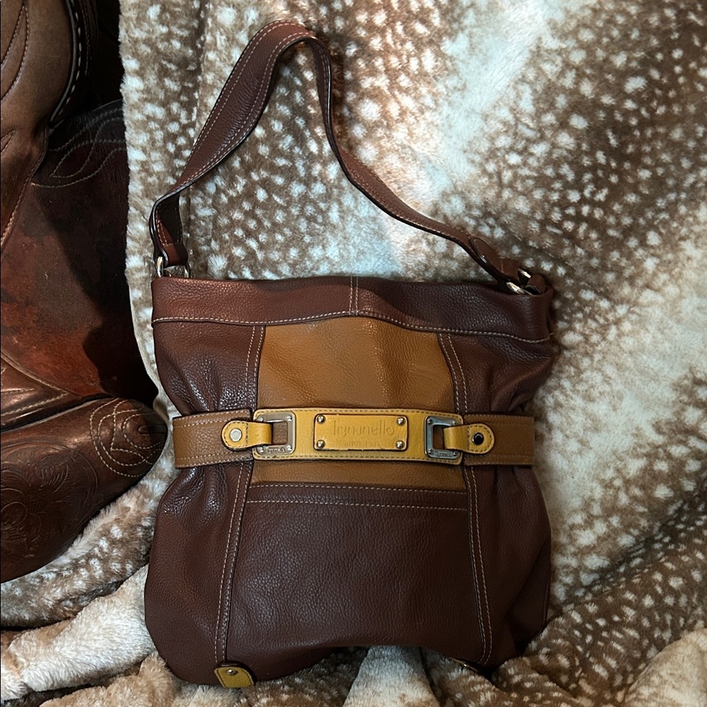 Tignanello leather handbag!